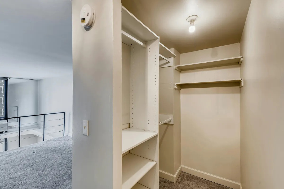 1221 N Dearborn Street Unit: 605N