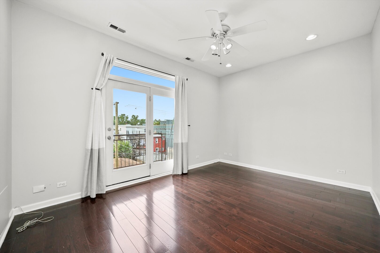 2629 W Chicago Avenue Unit: 3