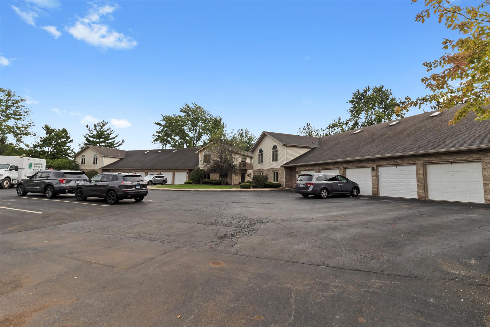 2626 Crescenzo Drive Unit: F