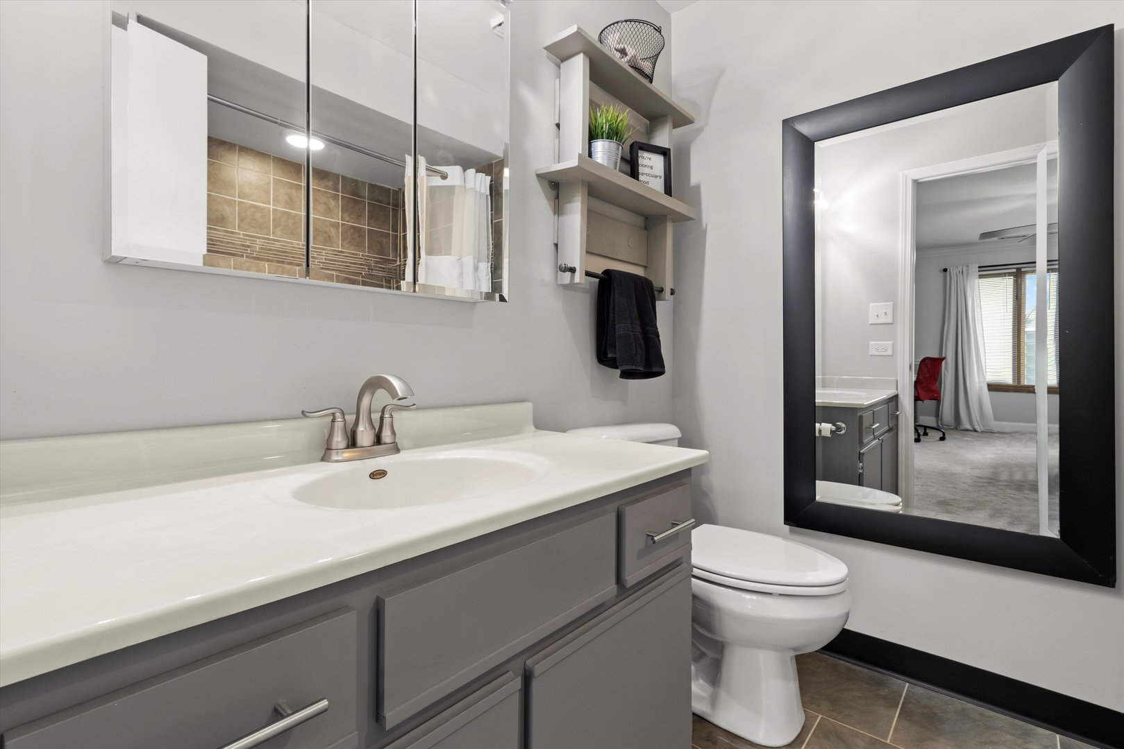 2626 Crescenzo Drive Unit: F