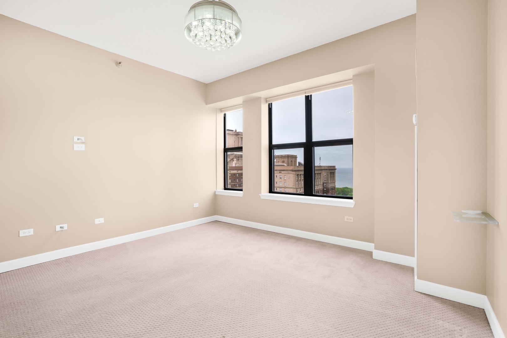 41 E 8th Street Unit: 2702