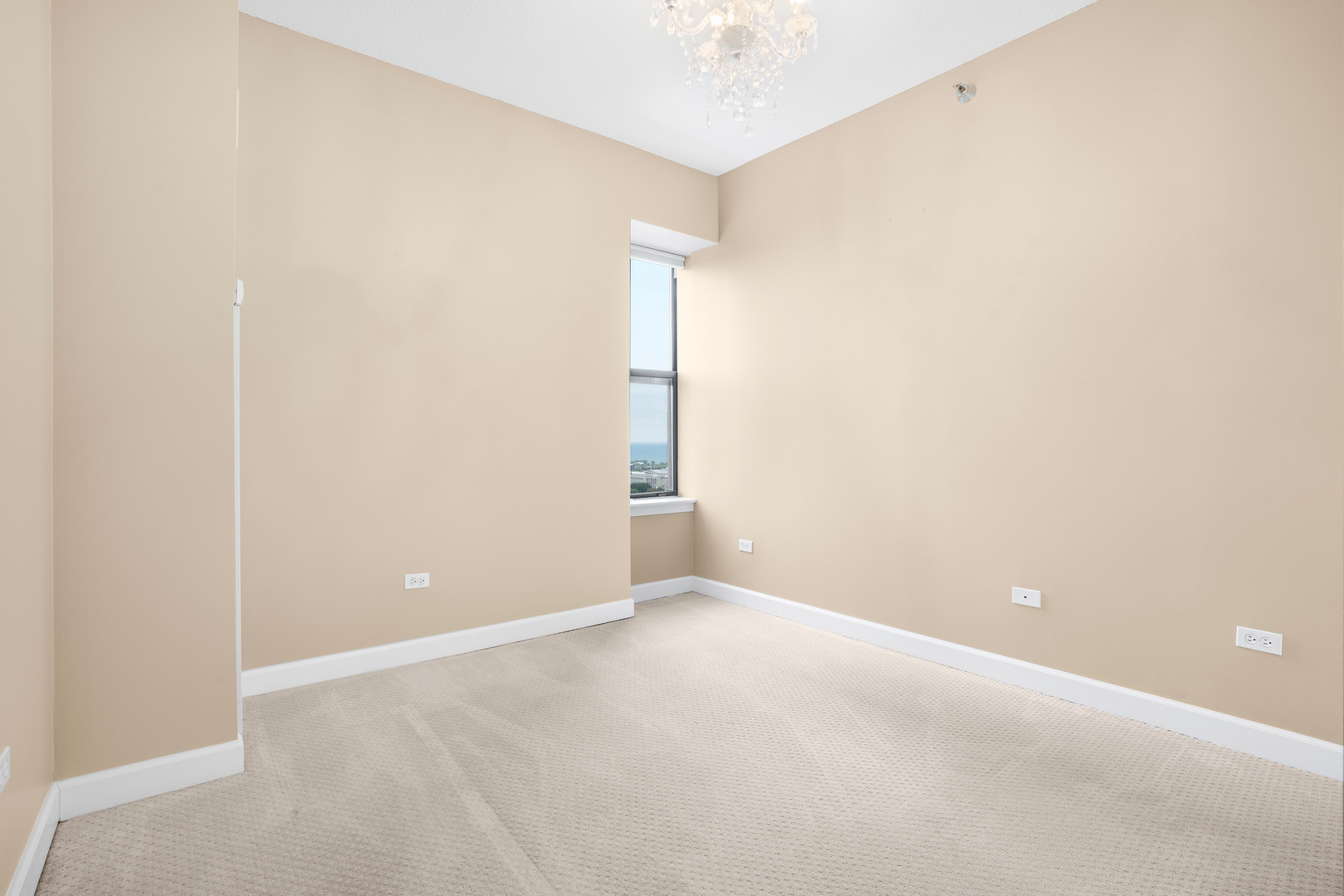 41 E 8th Street Unit: 2702