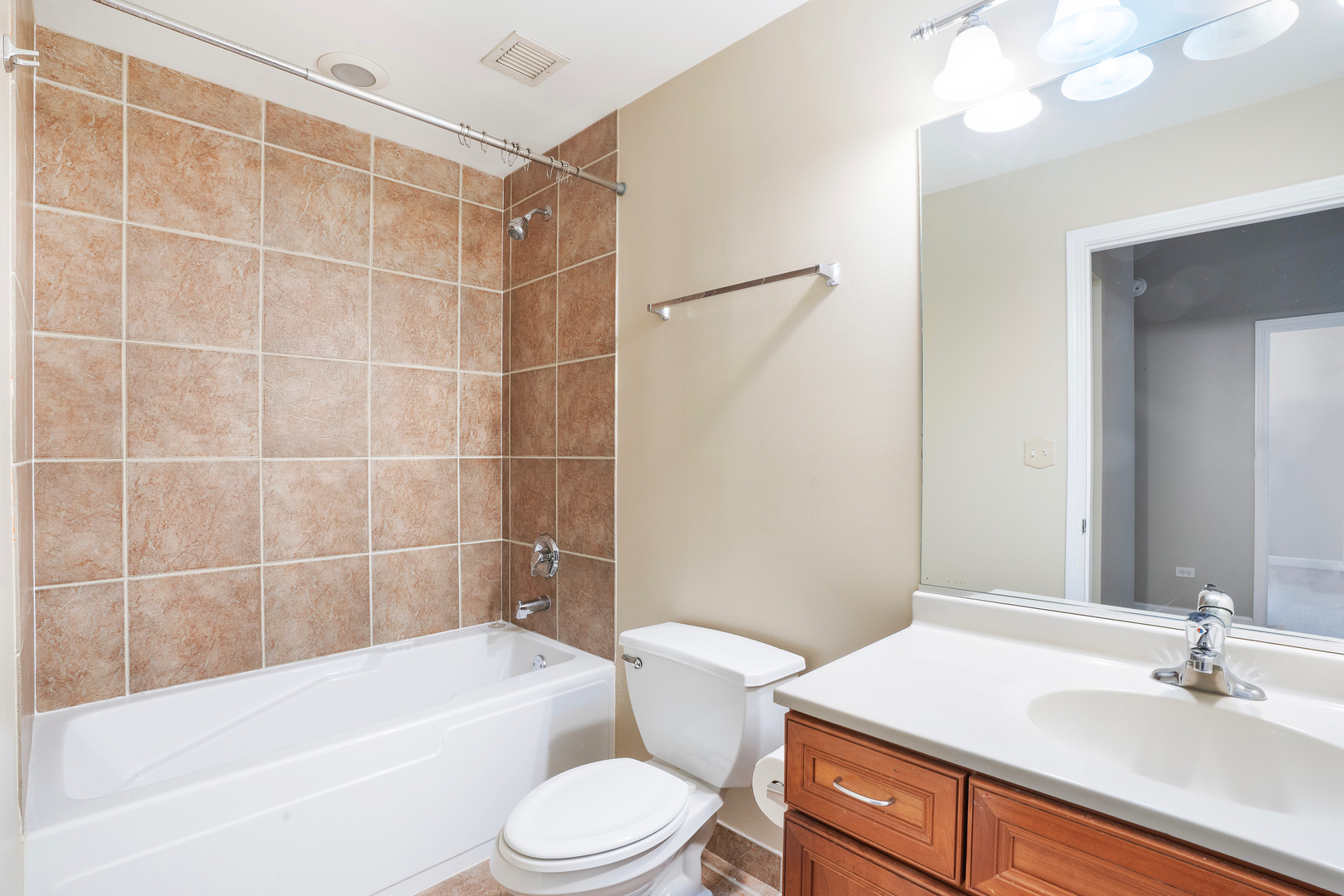 41 E 8th Street Unit: 2702