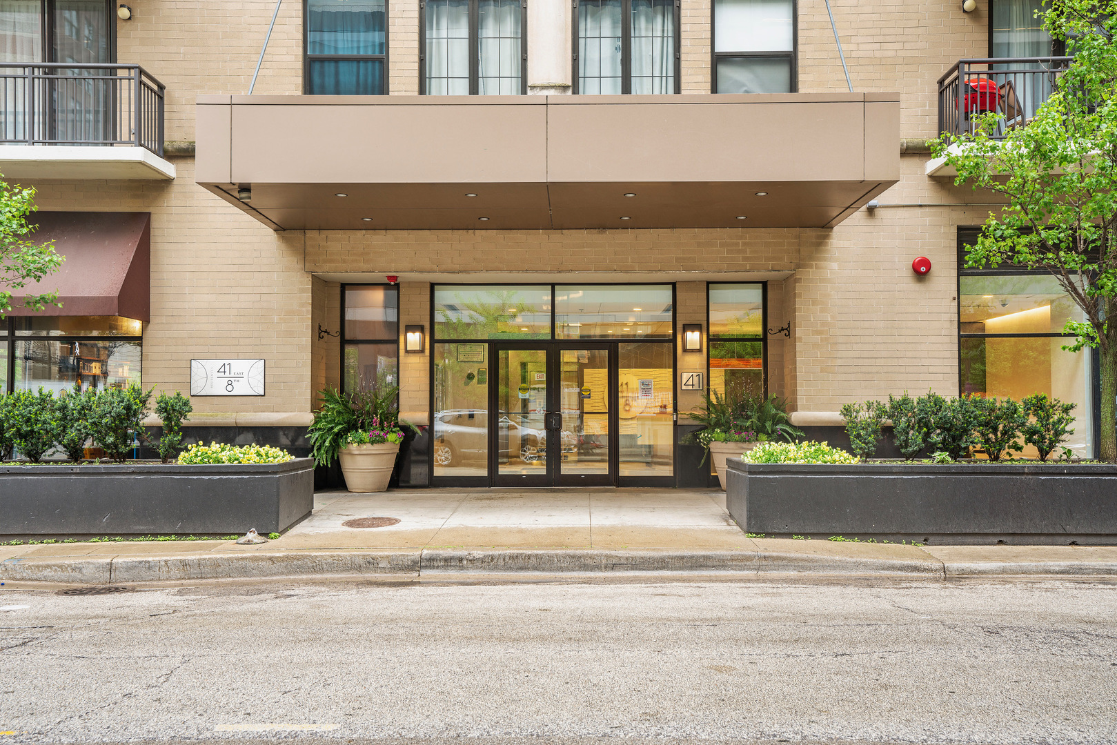 41 E 8th Street Unit: 2702