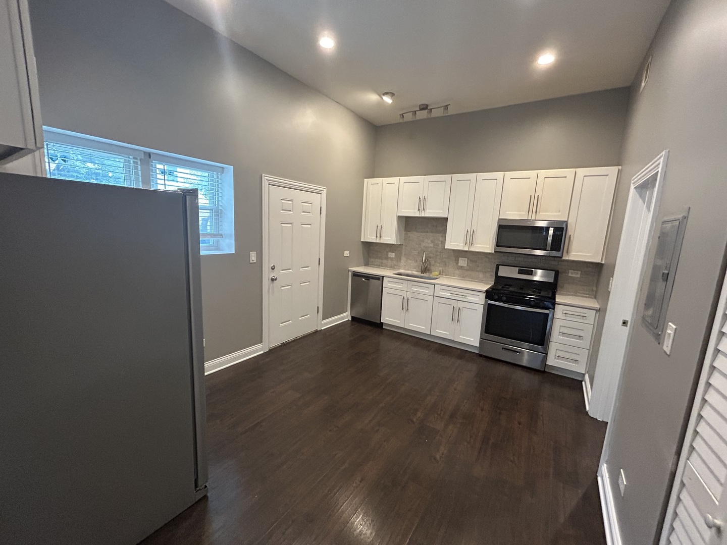 1301 S 51st Avenue Unit: 1F