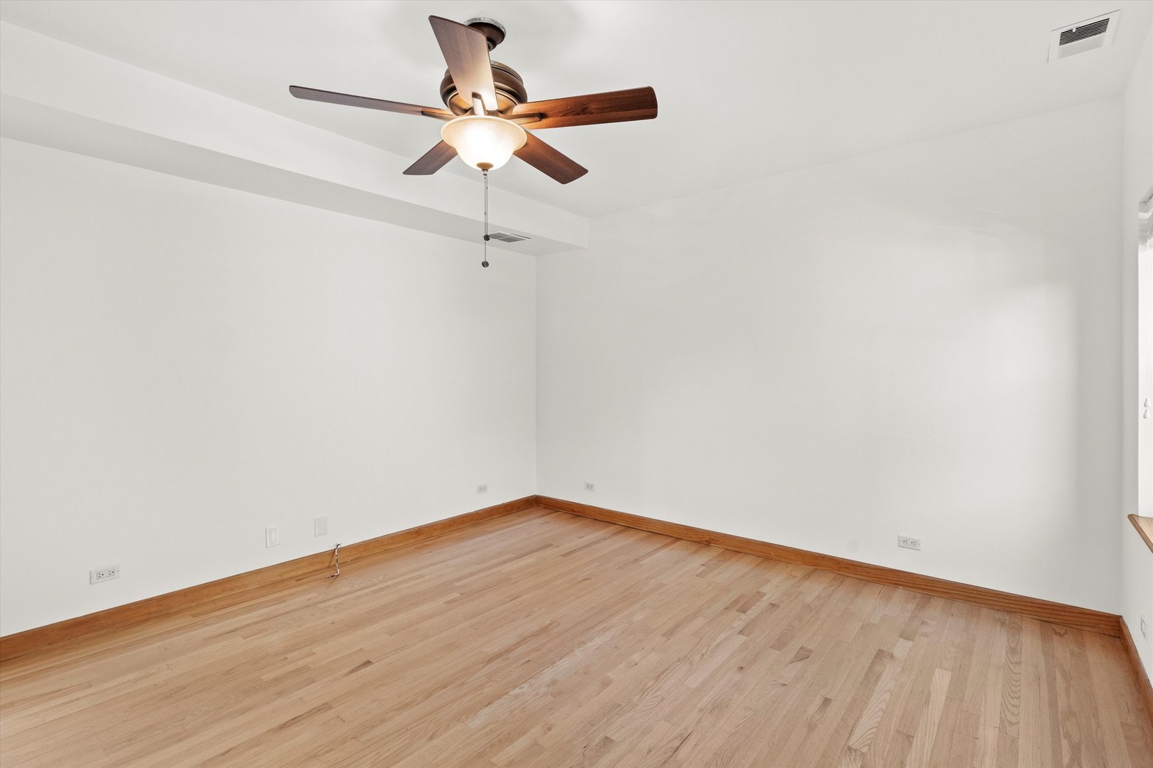 911 N Fairfield Avenue Unit: 2