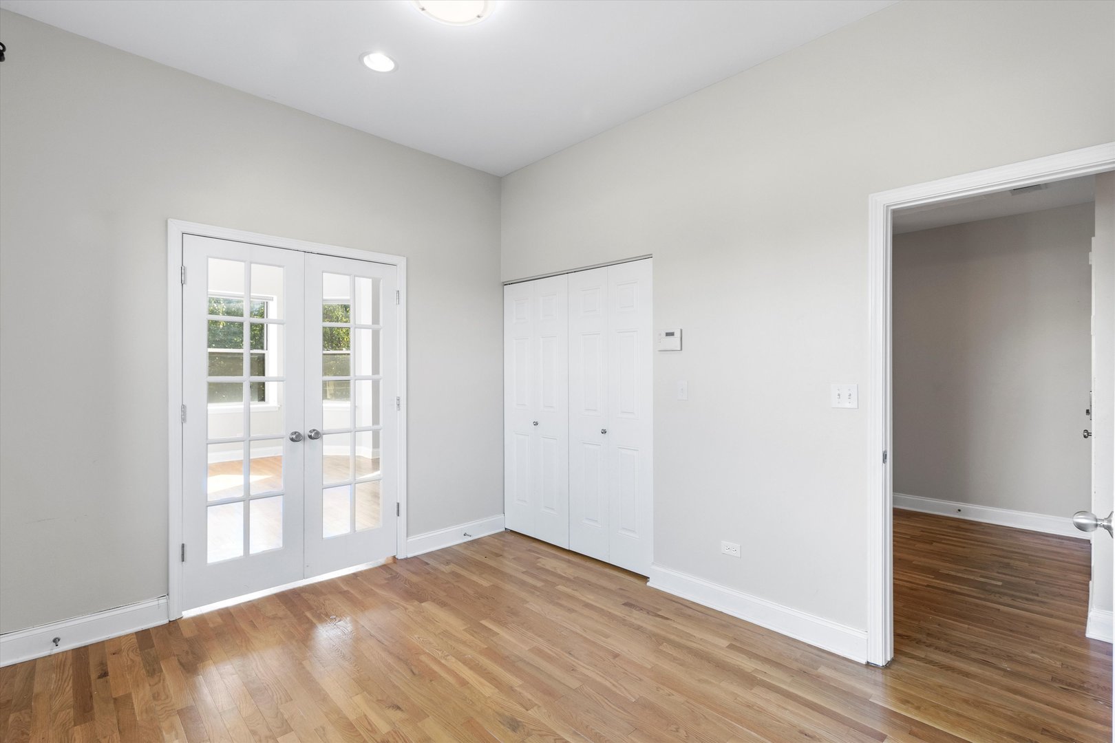512 E Oakwood Boulevard Unit: 2