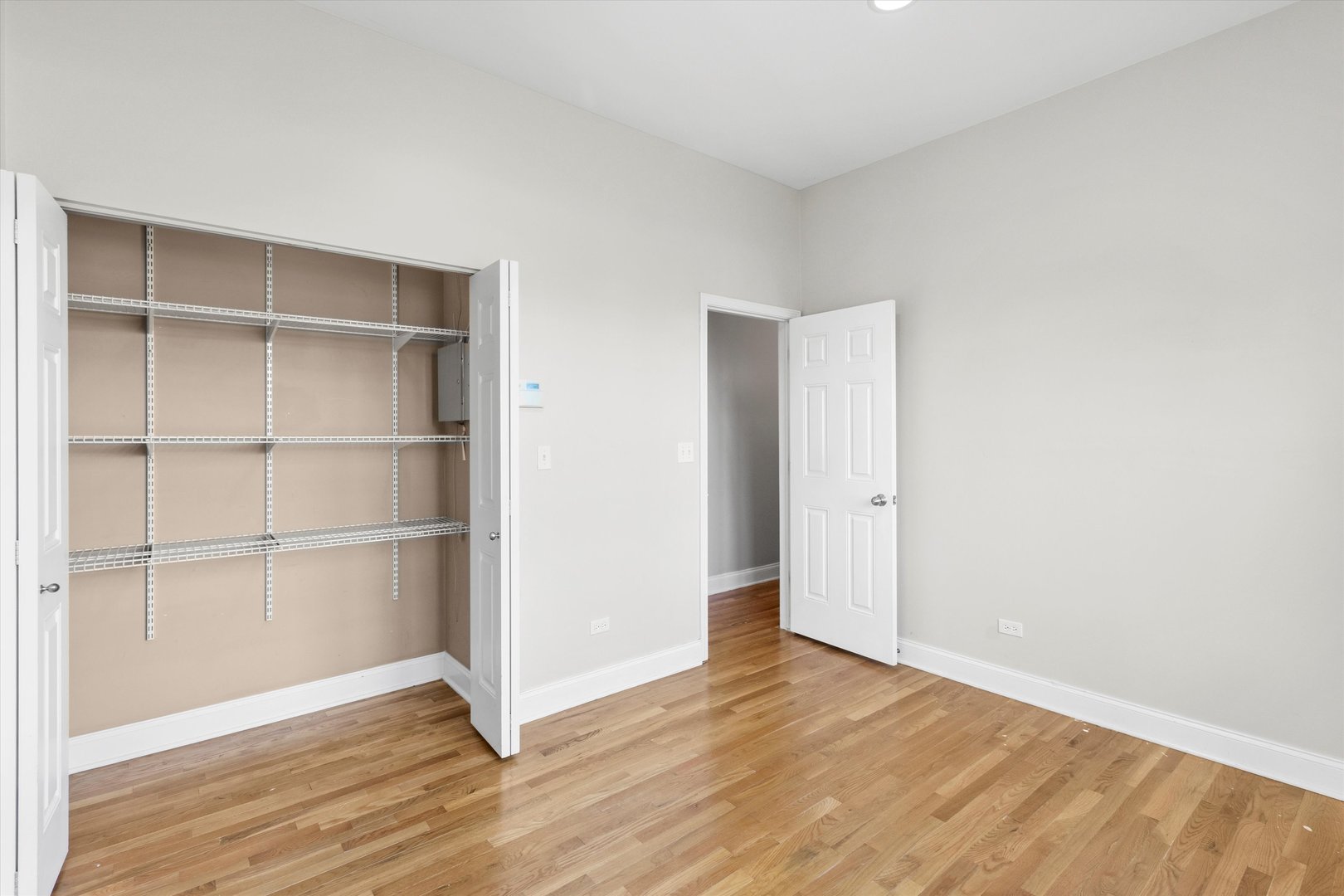 512 E Oakwood Boulevard Unit: 2