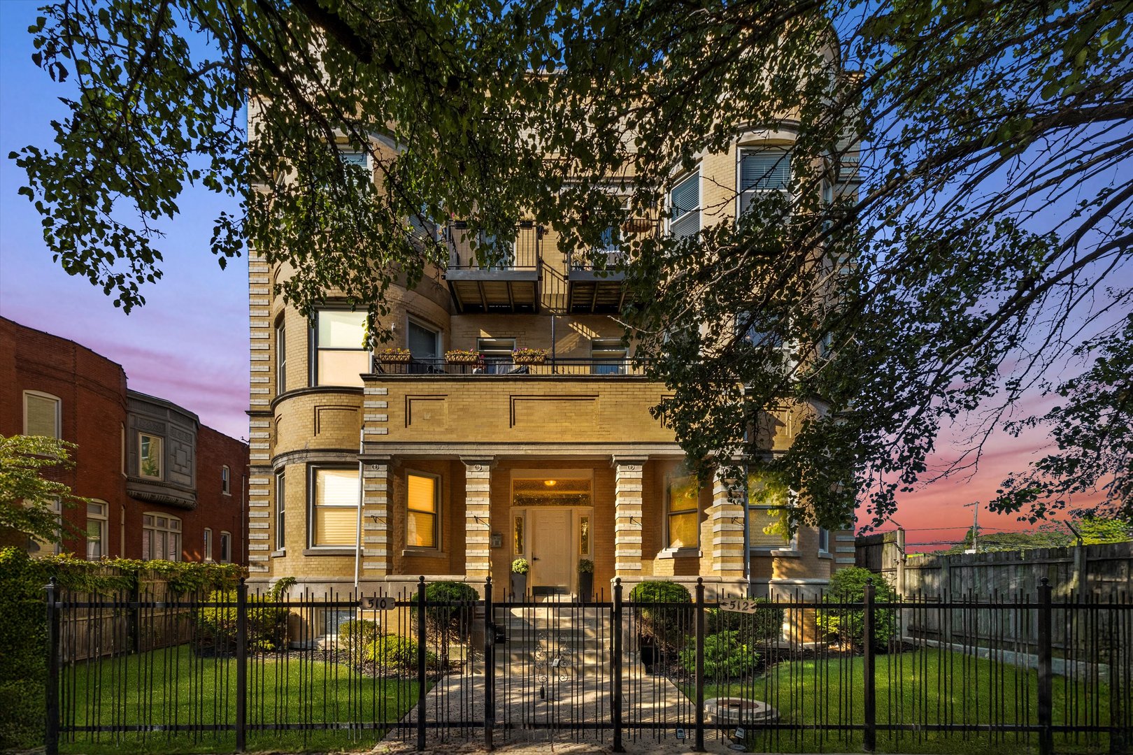 512 E Oakwood Boulevard Unit: 2