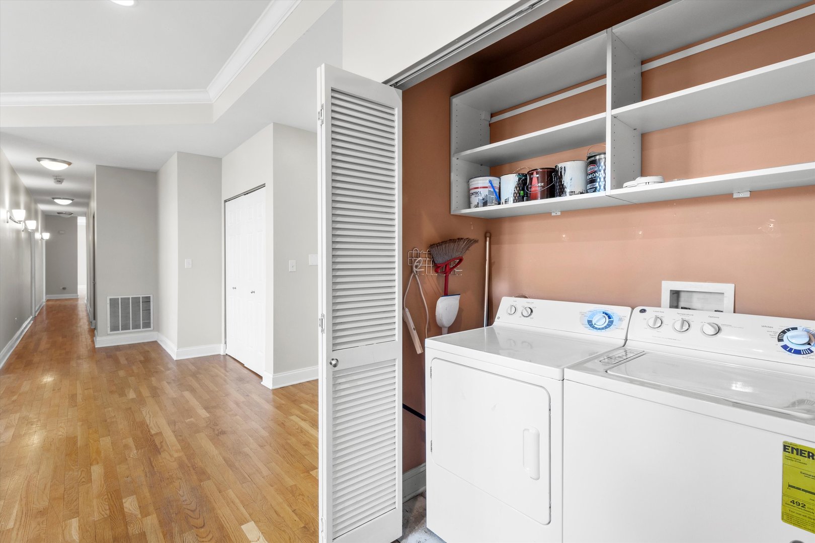 512 E Oakwood Boulevard Unit: 2