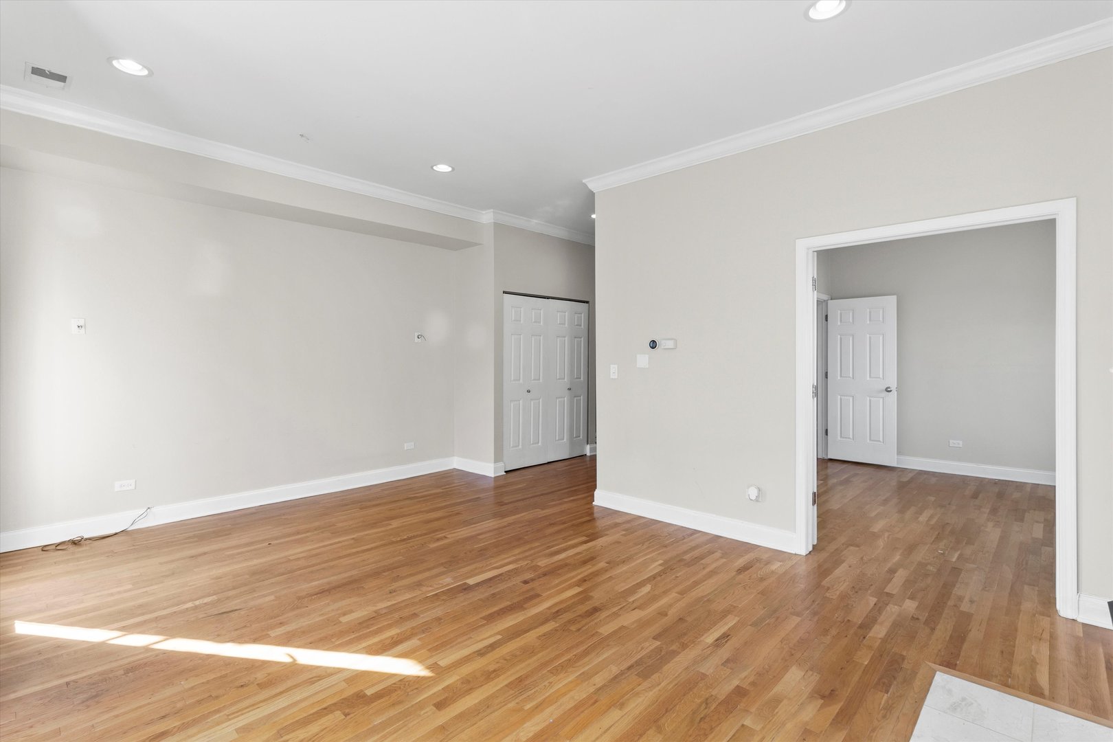 512 E Oakwood Boulevard Unit: 2