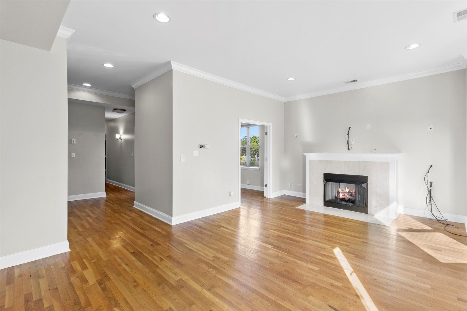 512 E Oakwood Boulevard Unit: 2