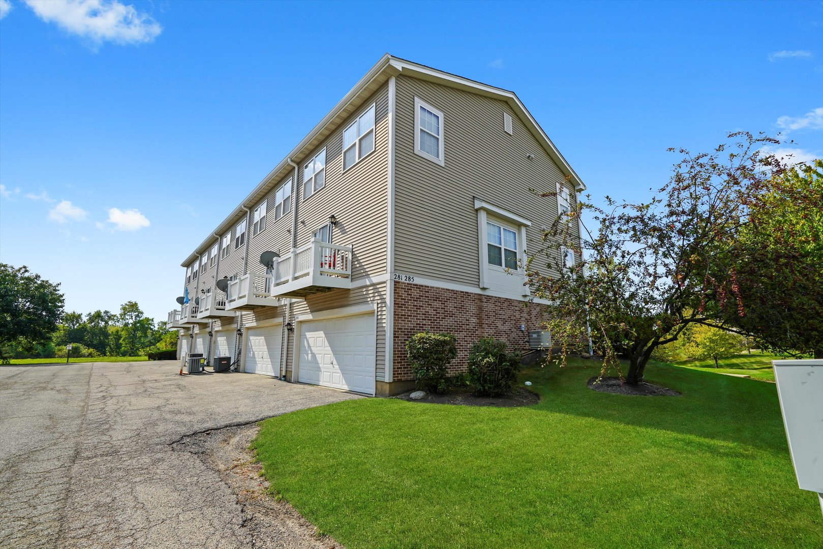 284 Holiday Lane