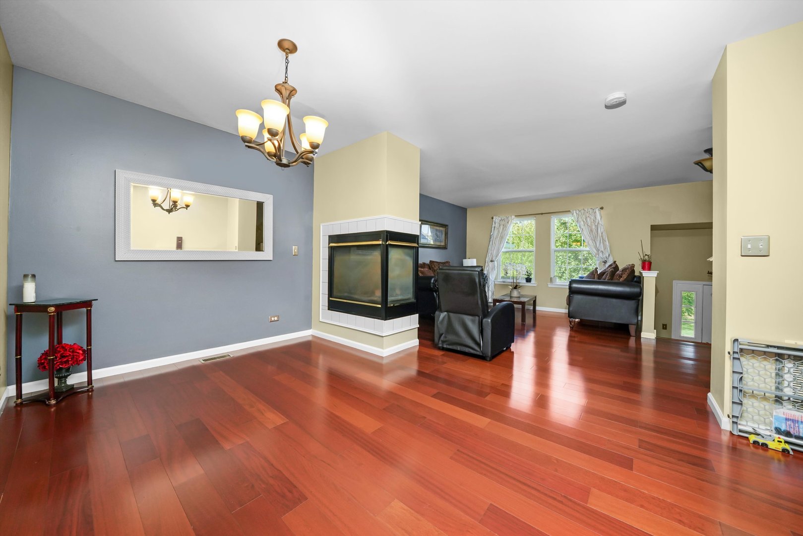 284 Holiday Lane