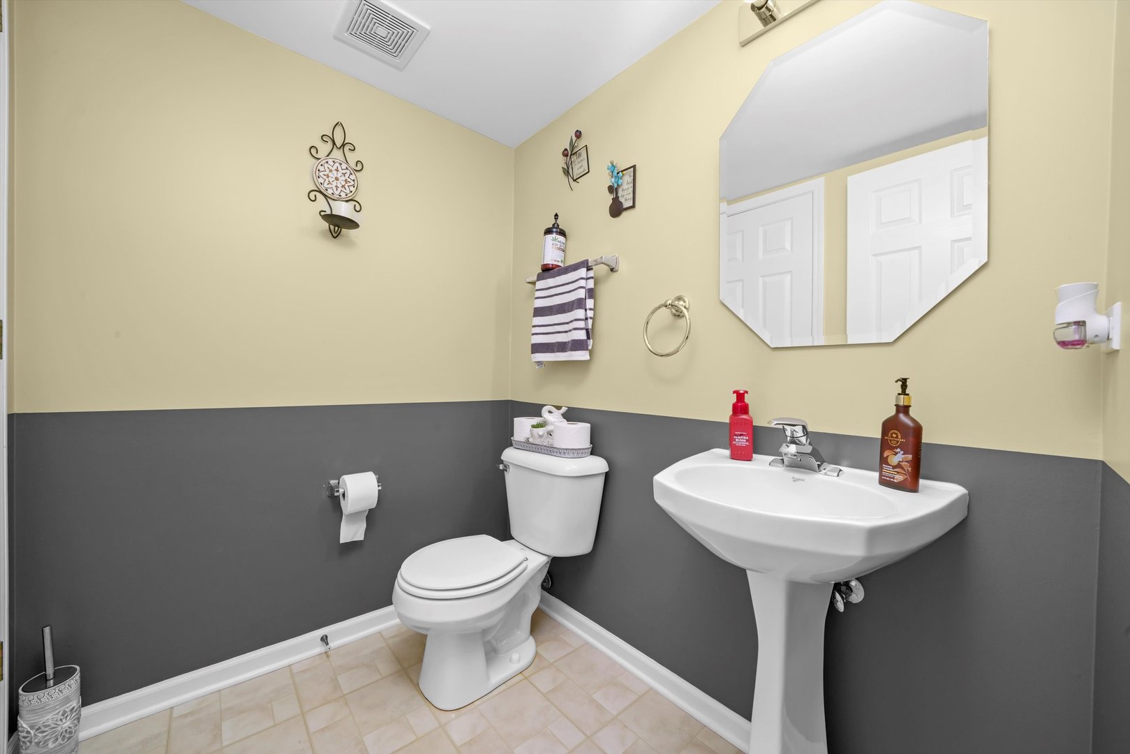 284 Holiday Lane