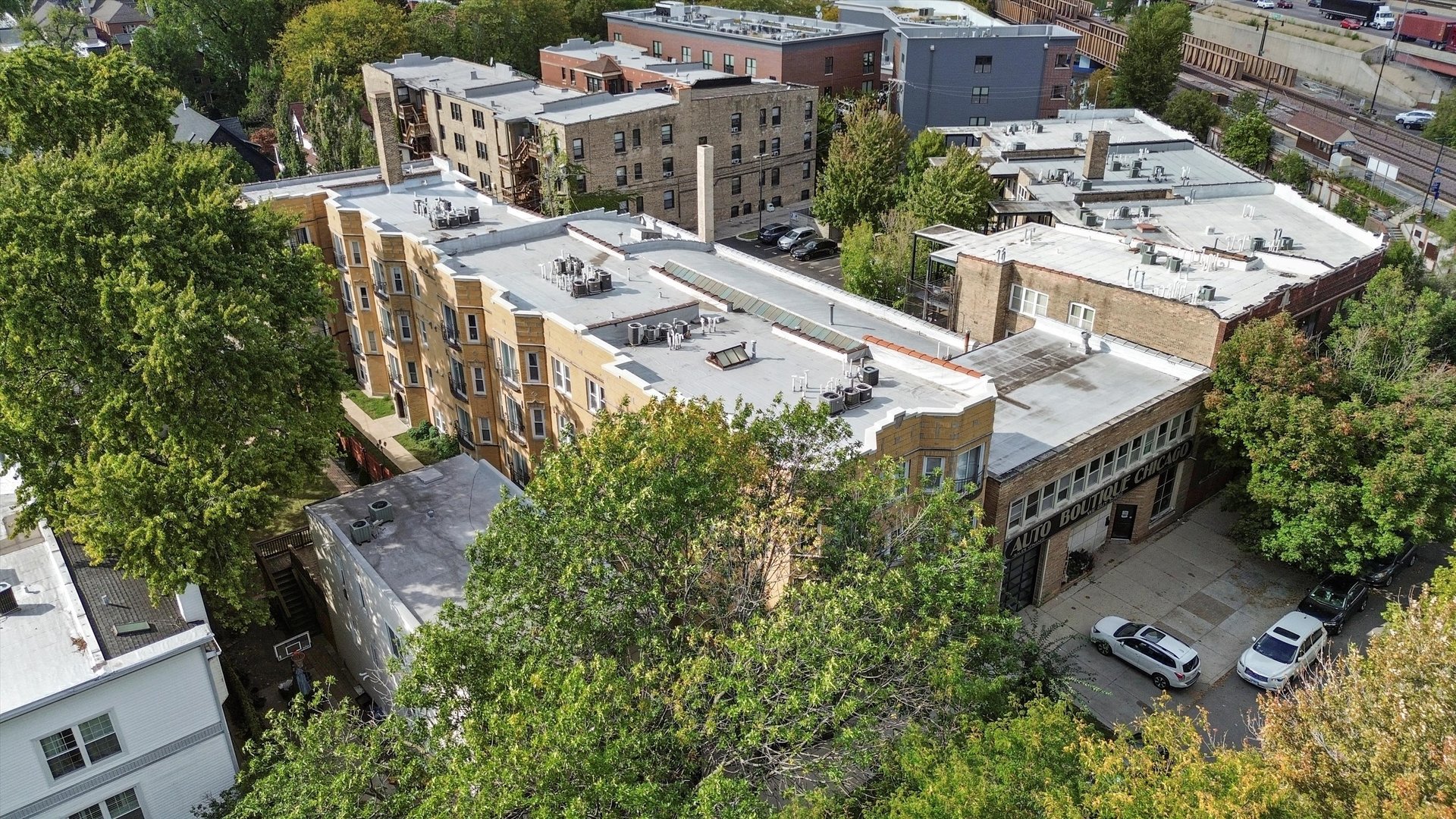 3918 N KEDVALE Avenue Unit: GS