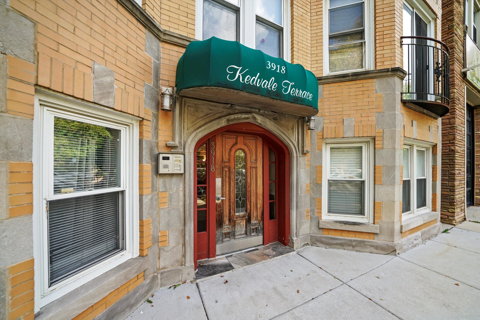 3918 N KEDVALE Avenue Unit: GS