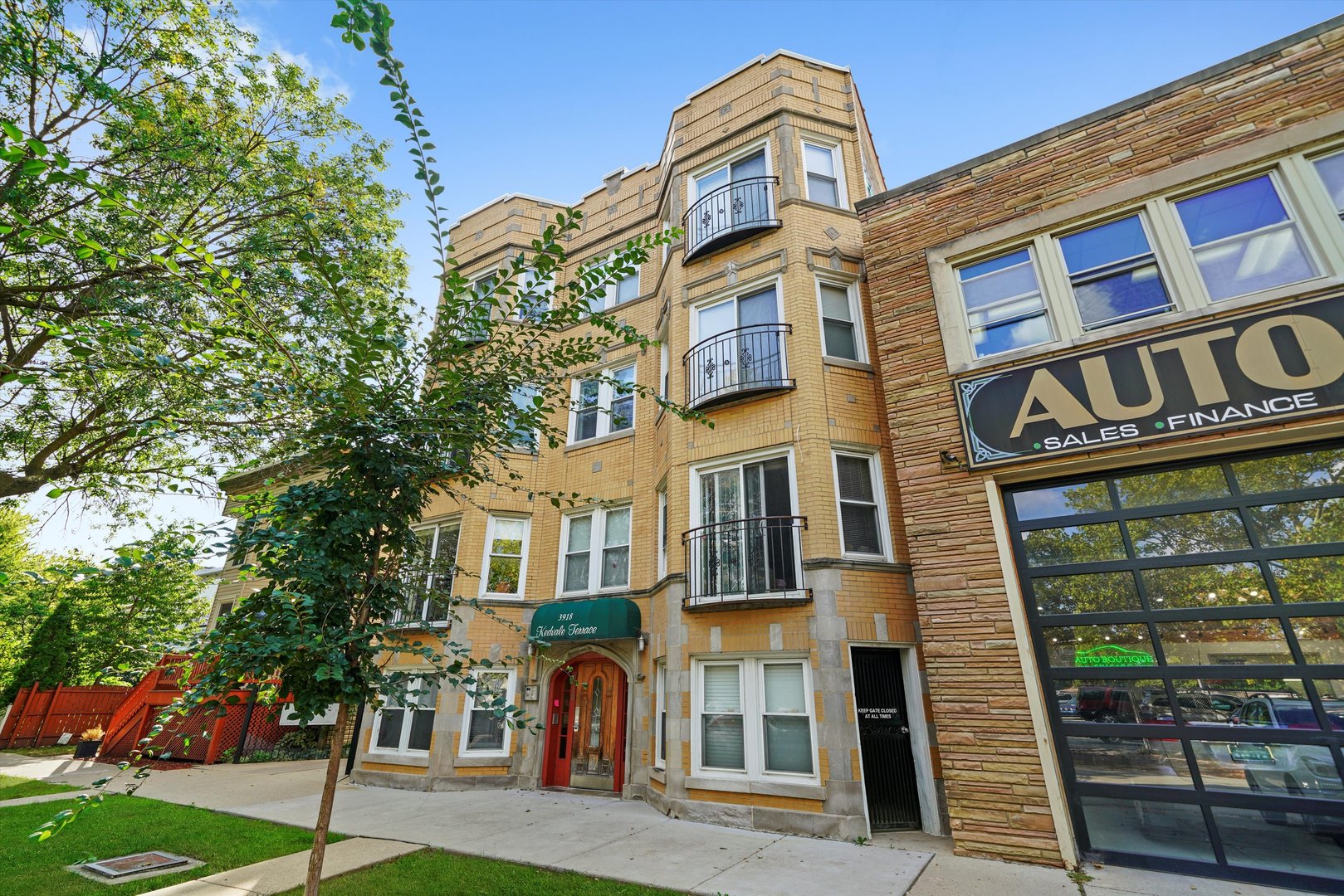 3918 N KEDVALE Avenue Unit: GS