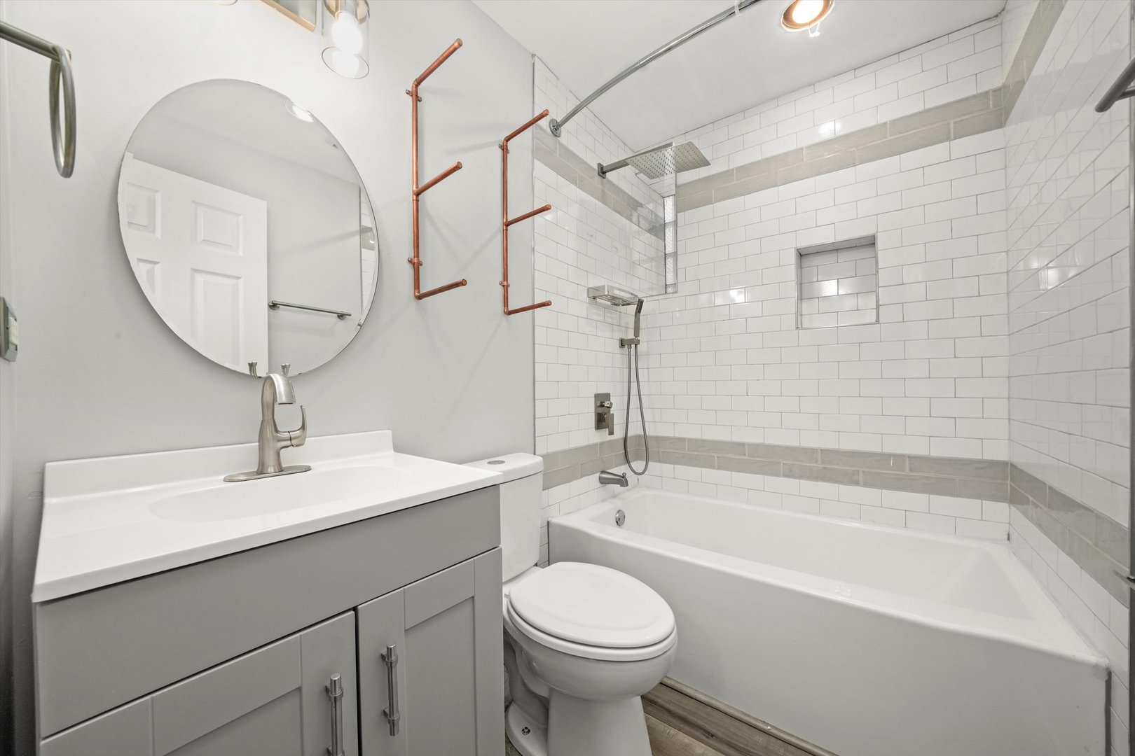 3918 N KEDVALE Avenue Unit: GS