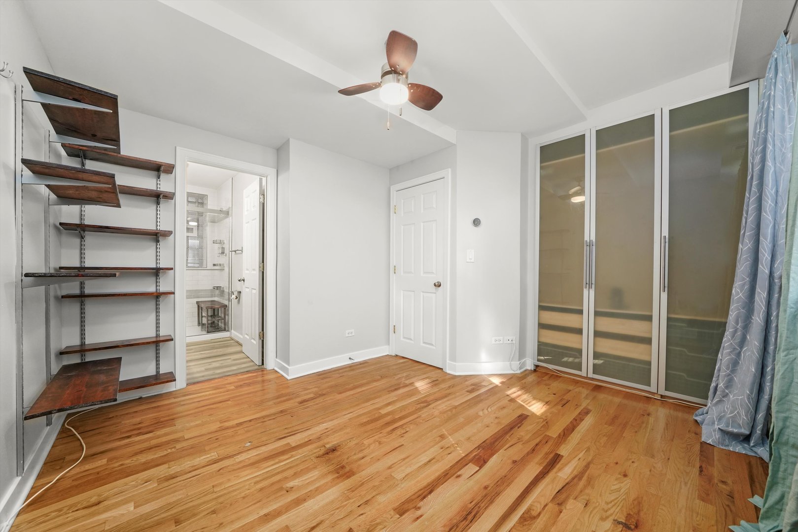 3918 N KEDVALE Avenue Unit: GS