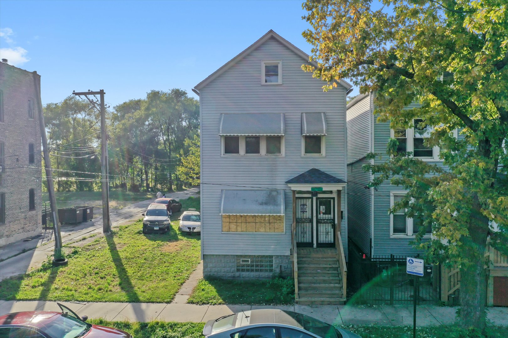 5042 S Laflin Street