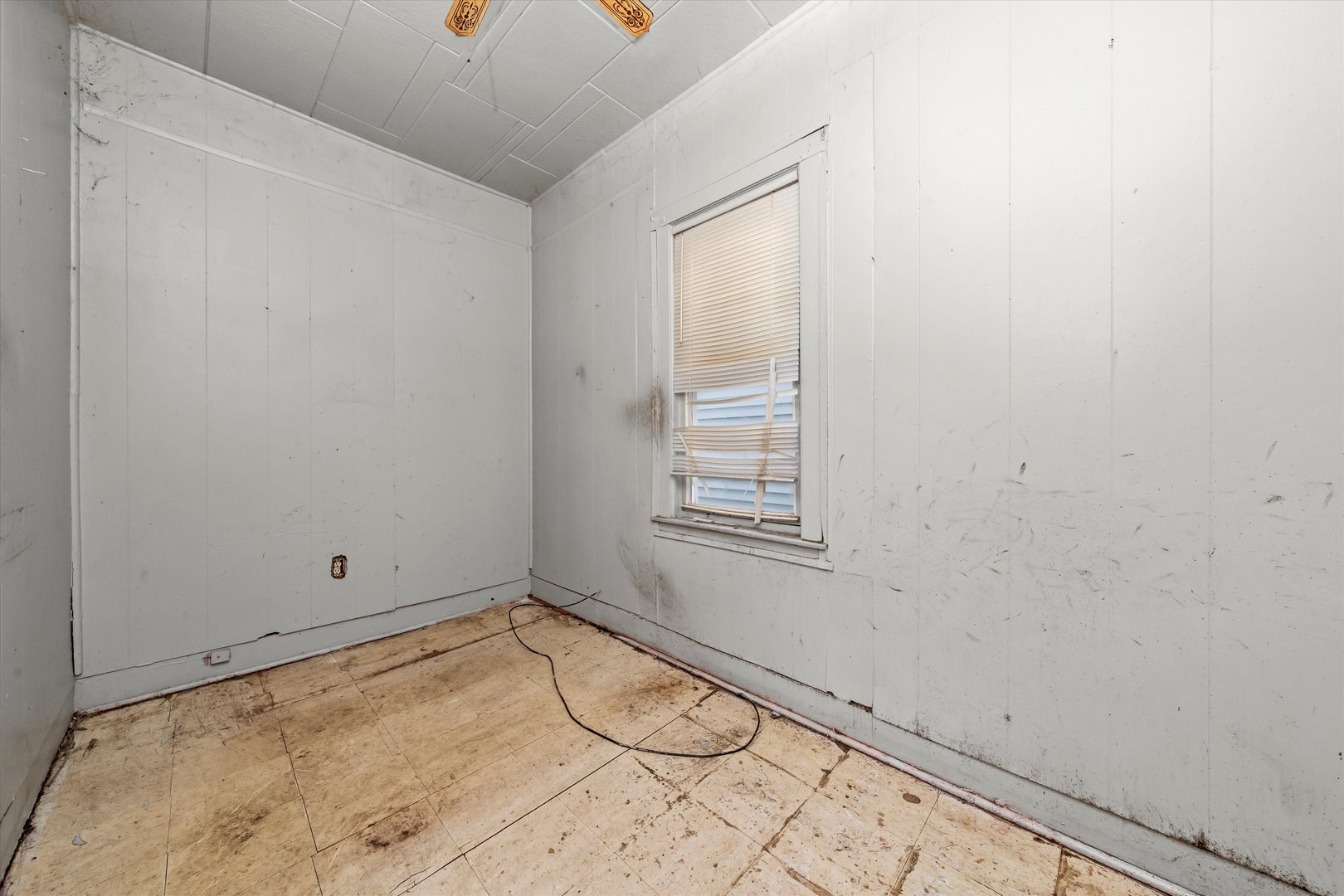 5042 S Laflin Street