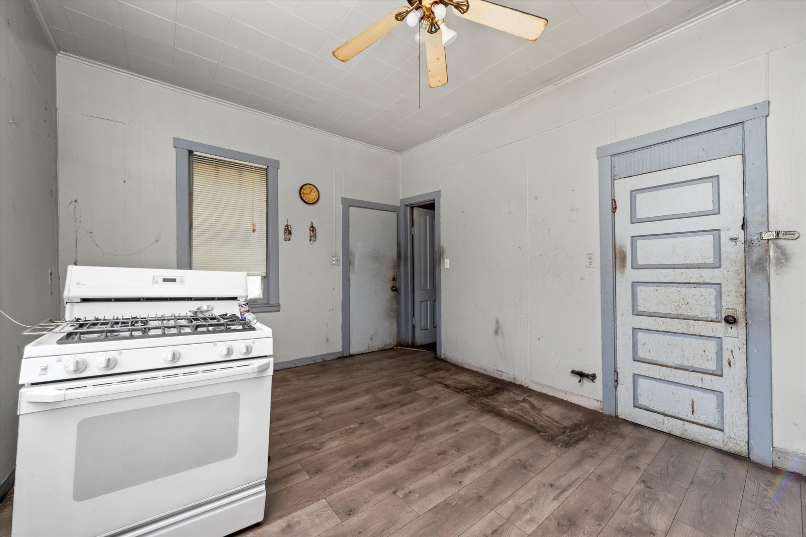 5042 S Laflin Street