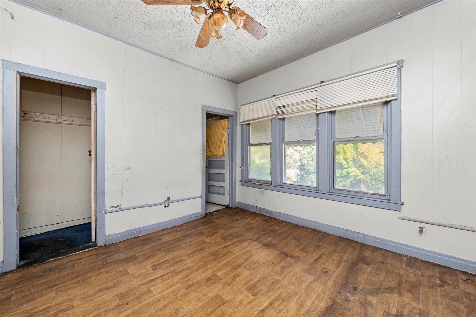 5042 S Laflin Street