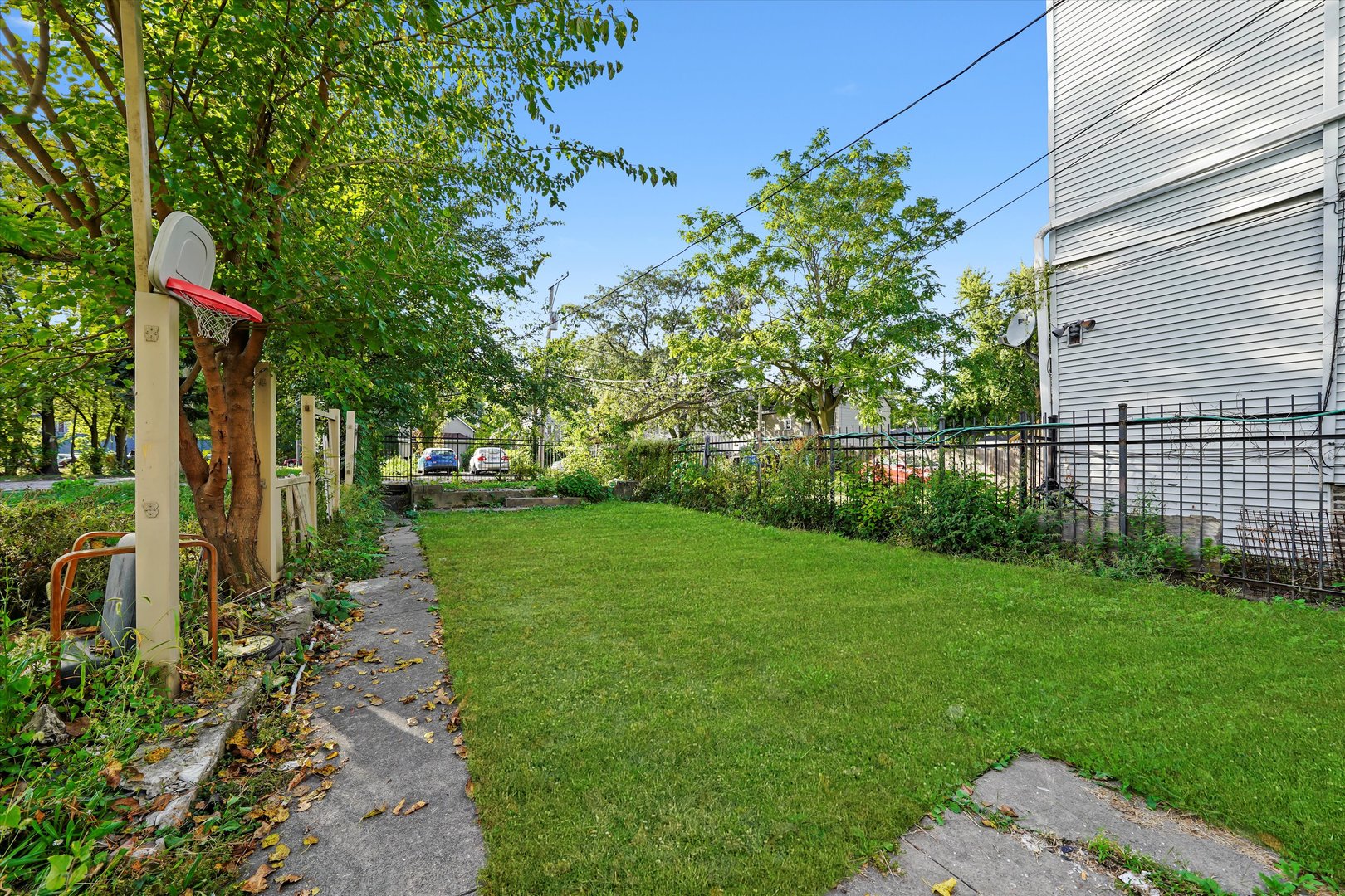 5042 S Laflin Street