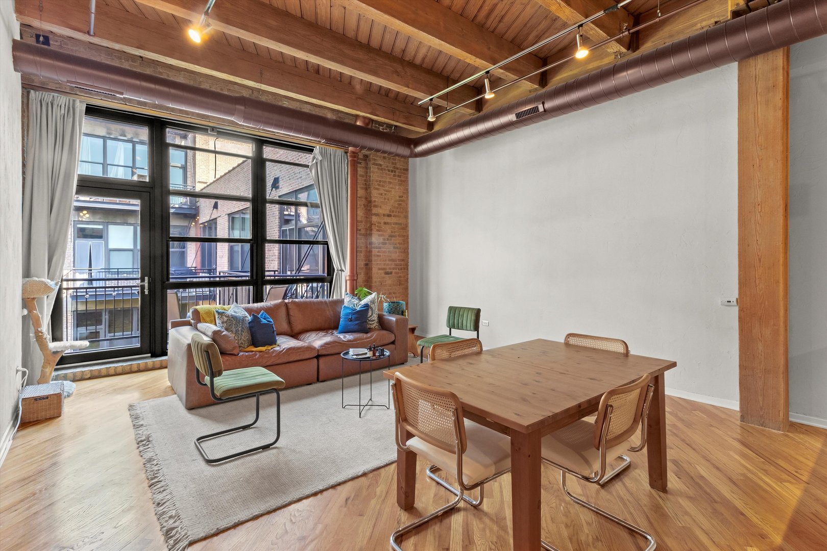 1040 W Adams Street Unit: 427