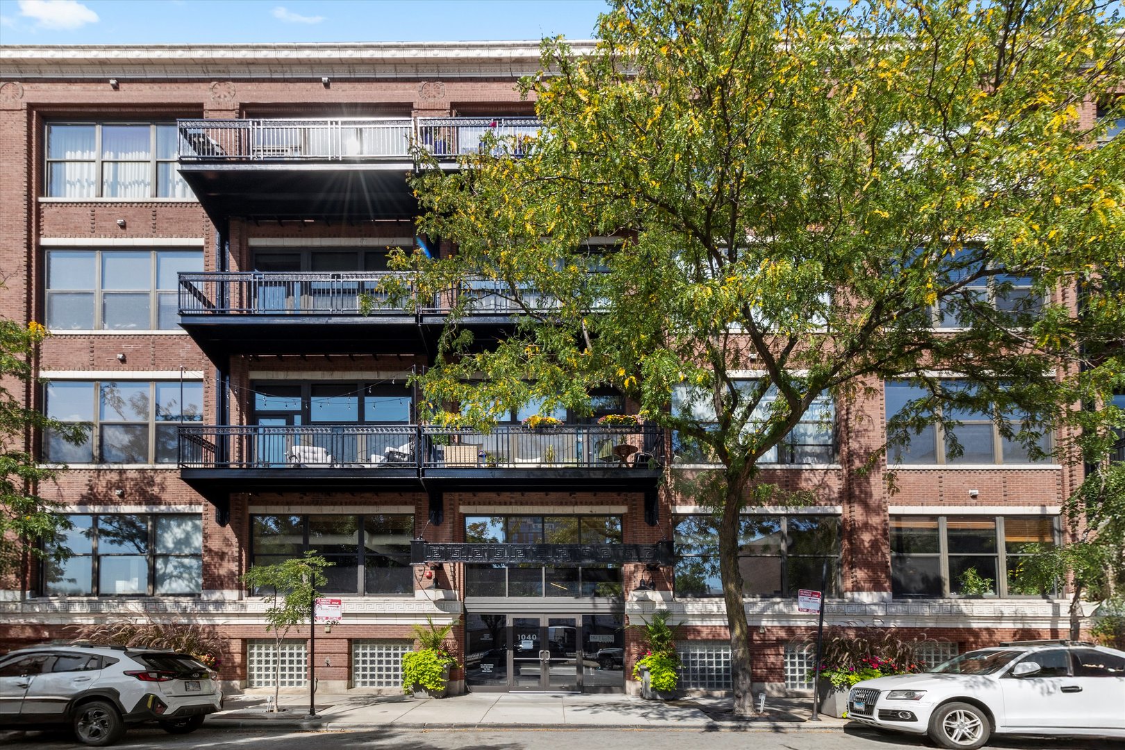 1040 W Adams Street Unit: 427