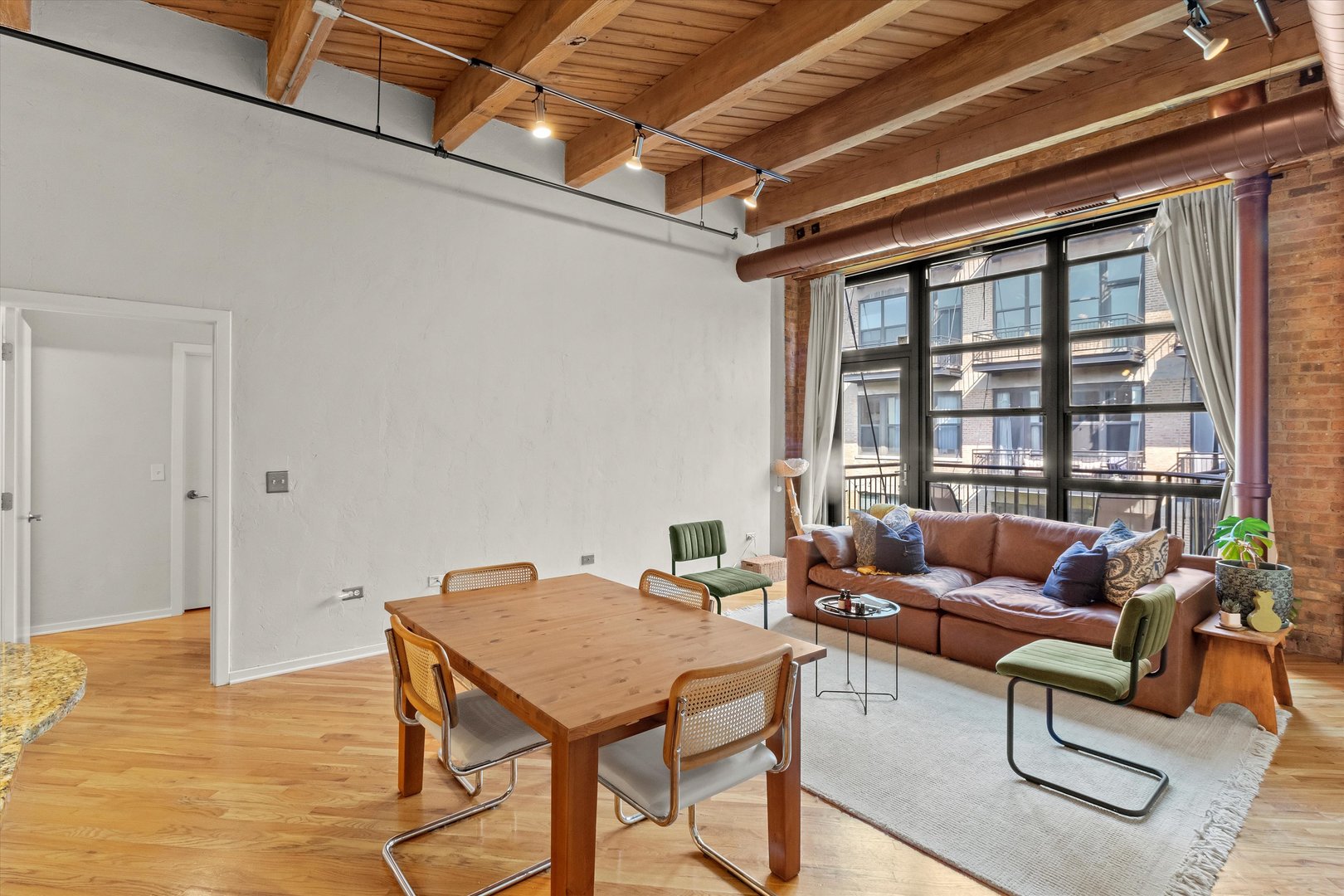 1040 W Adams Street Unit: 427