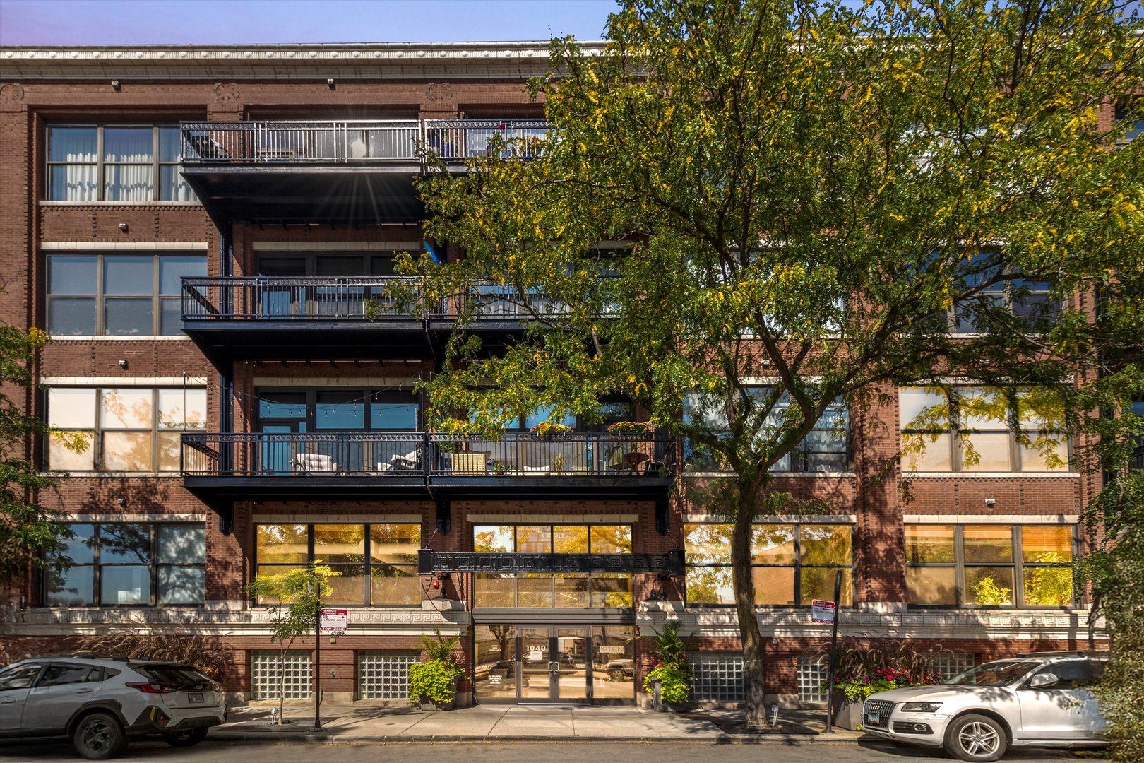 1040 W Adams Street Unit: 427