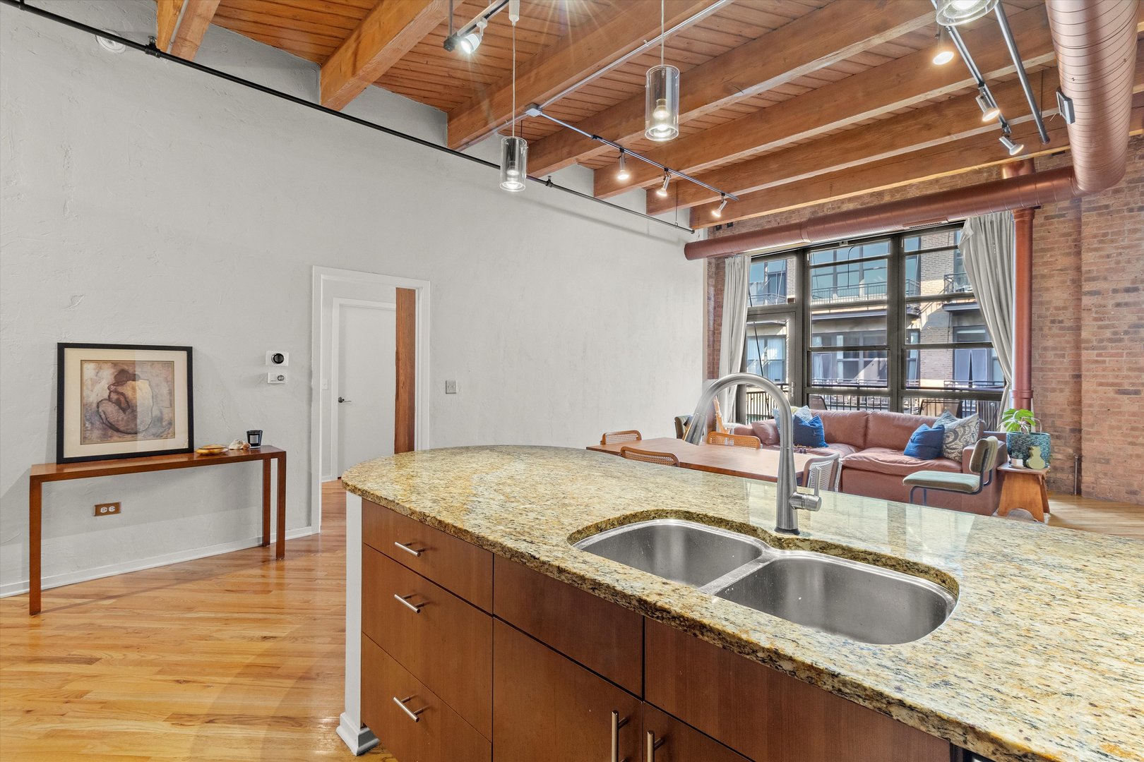 1040 W Adams Street Unit: 427