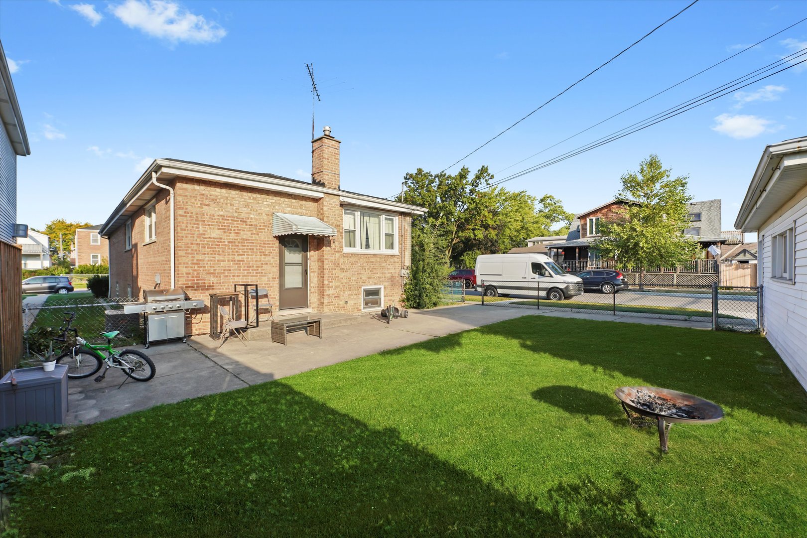 3353 N Ozanam Avenue Unit: G