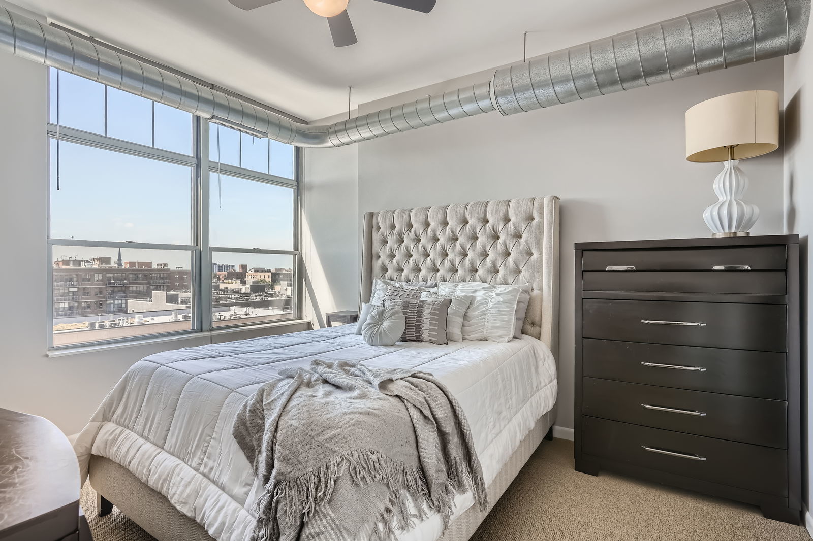 1200 W Monroe Street Unit: 812