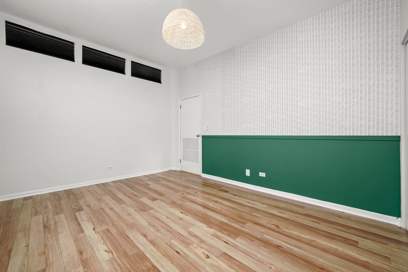 1432 W Erie Street Unit: 3R