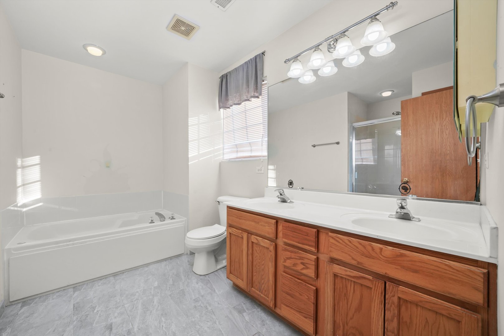 409 Evergreen Circle Unit: 4