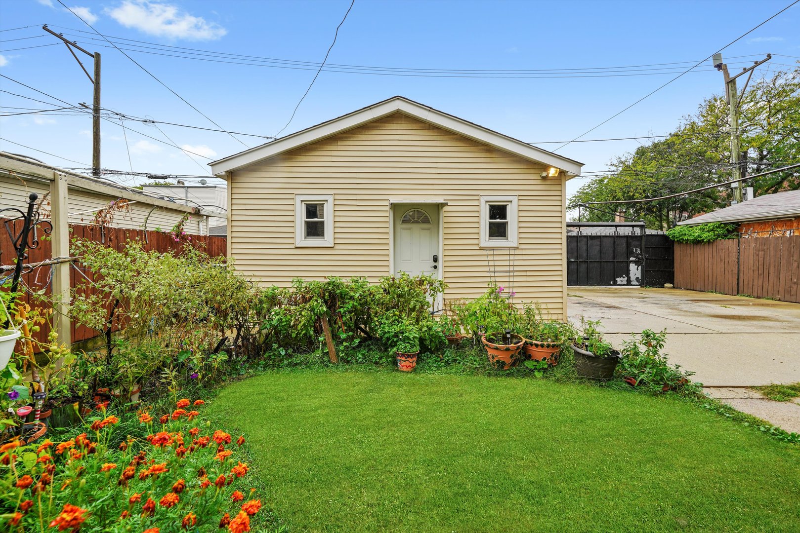 1450 N Springfield Avenue