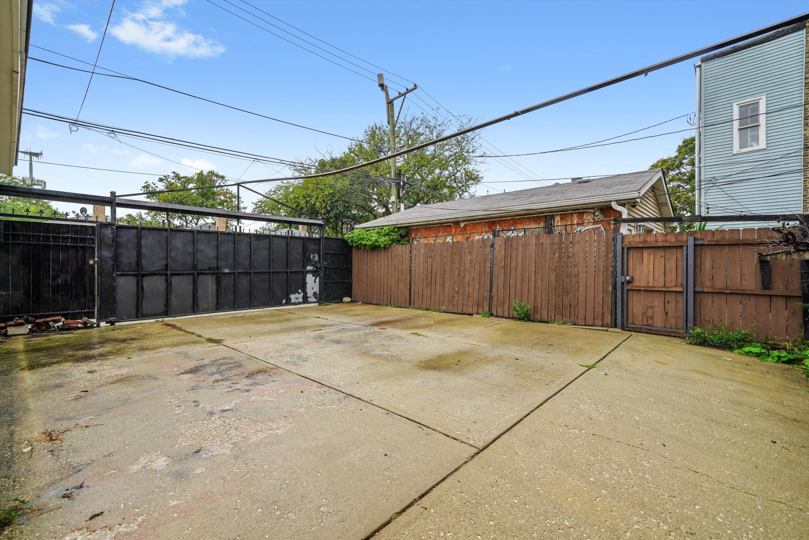 1450 N Springfield Avenue