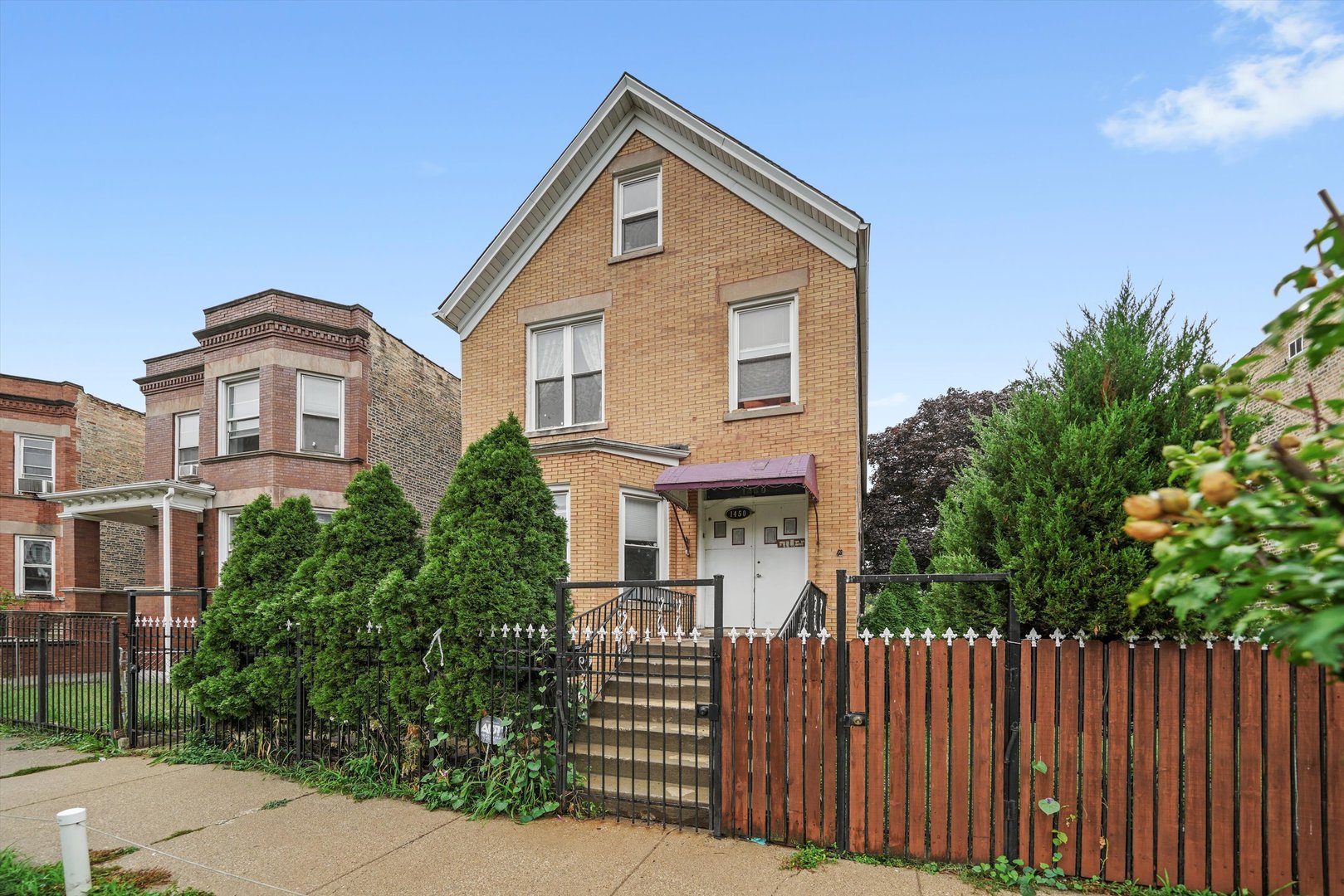 1450 N Springfield Avenue