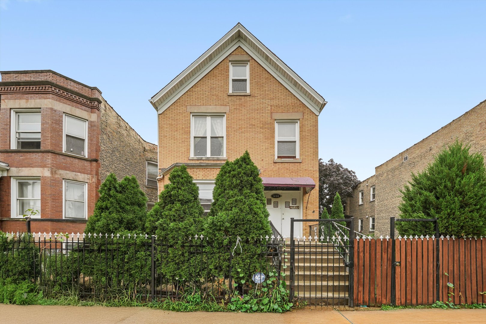 1450 N Springfield Avenue