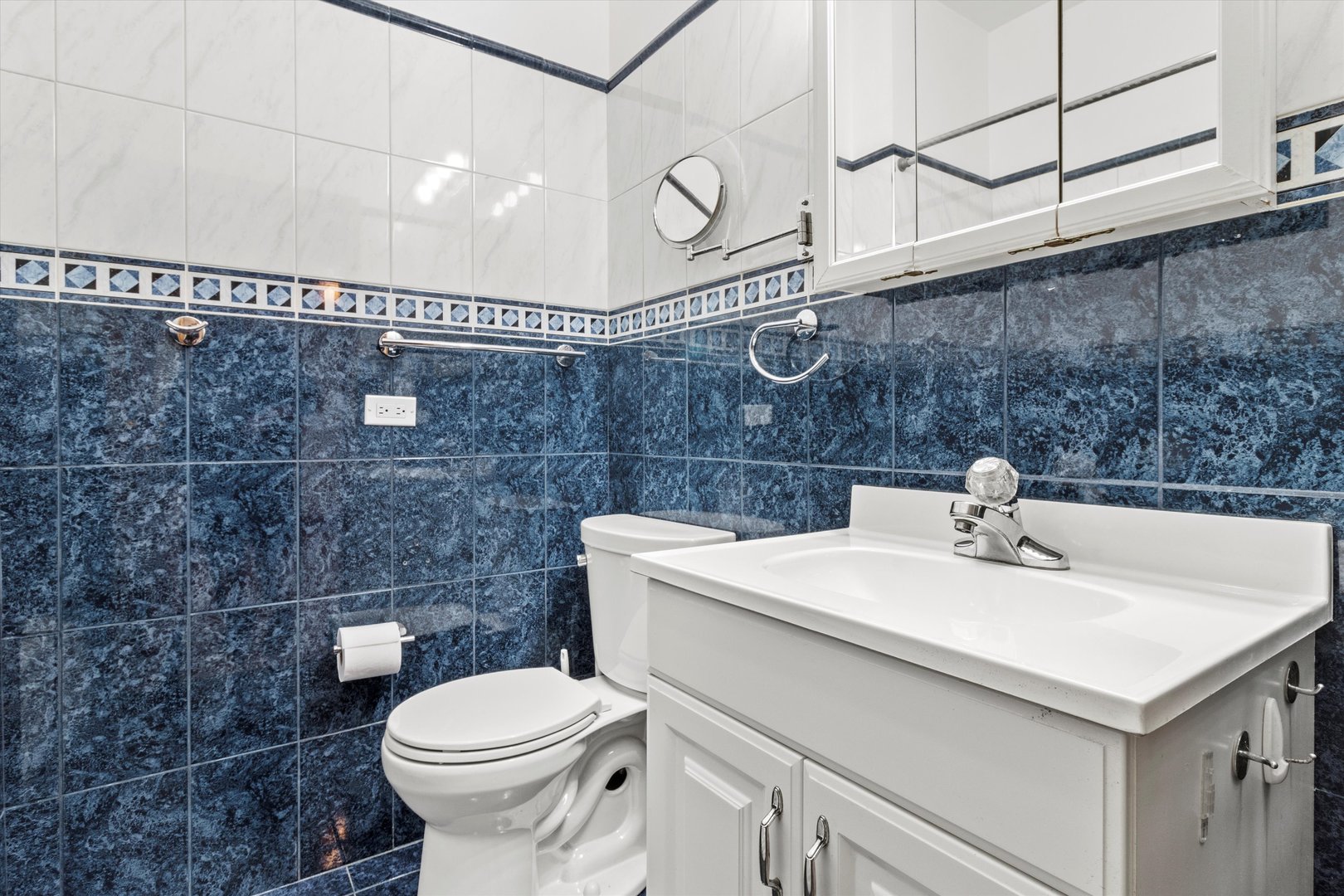 911 N Fairfield Avenue Unit: 2