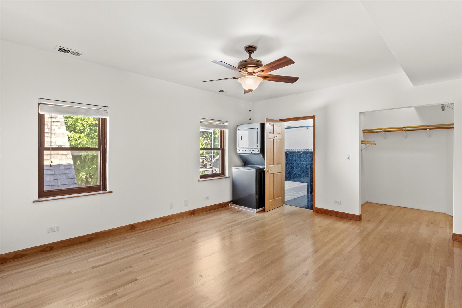 911 N Fairfield Avenue Unit: 2