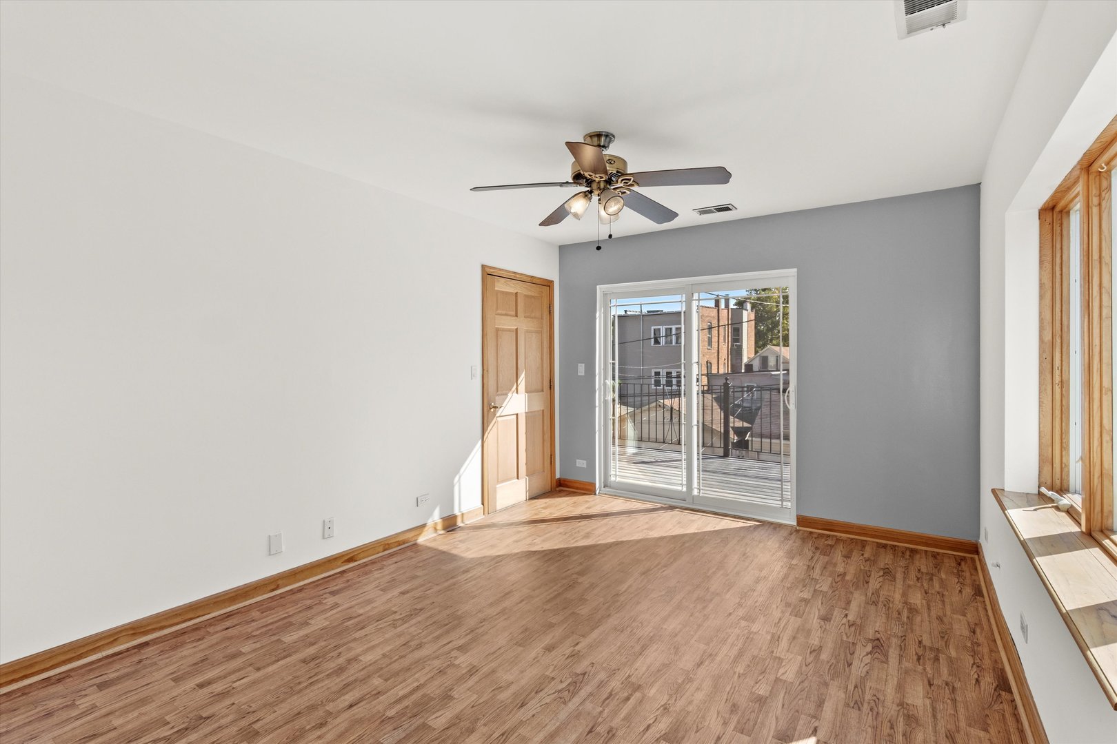 911 N Fairfield Avenue Unit: 2