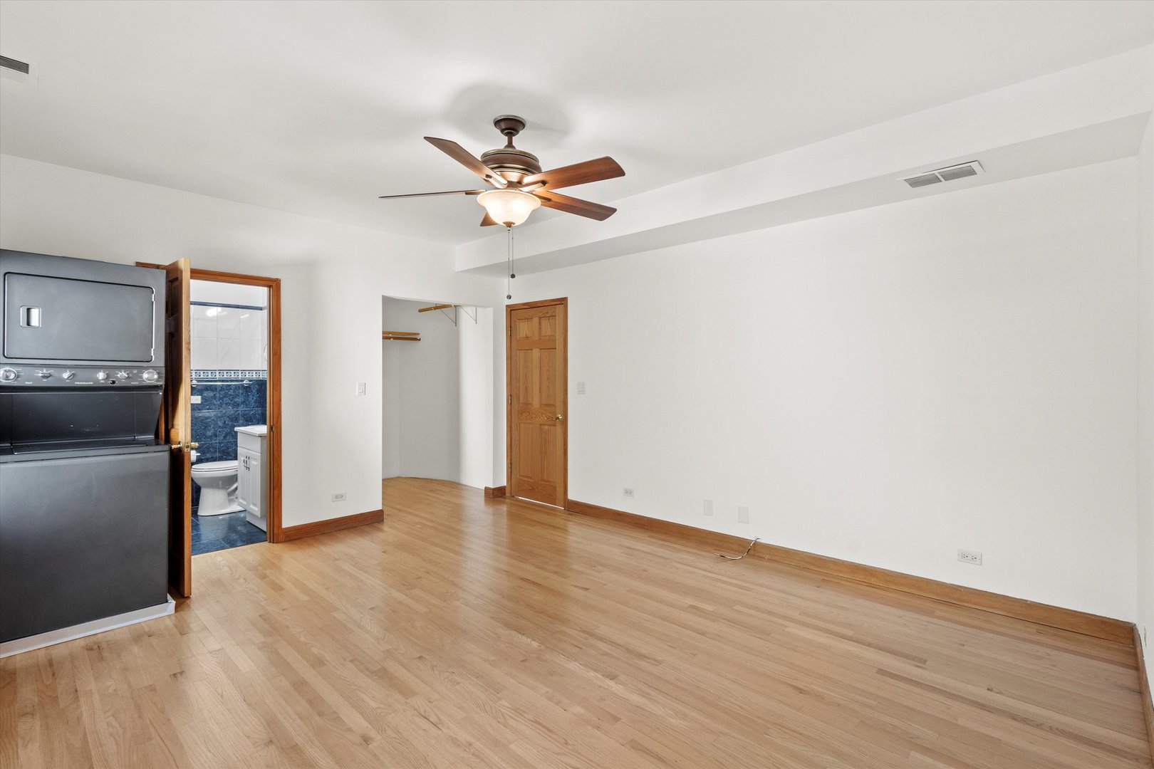 911 N Fairfield Avenue Unit: 2