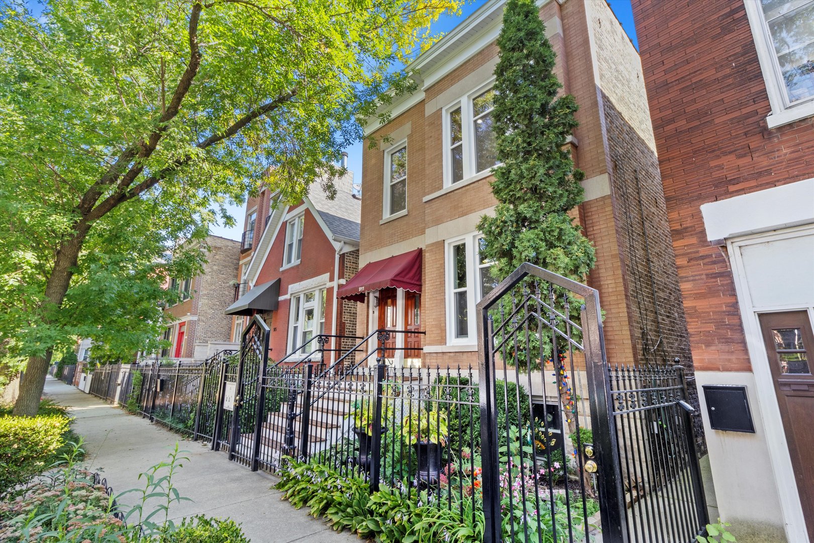 911 N Fairfield Avenue Unit: 2