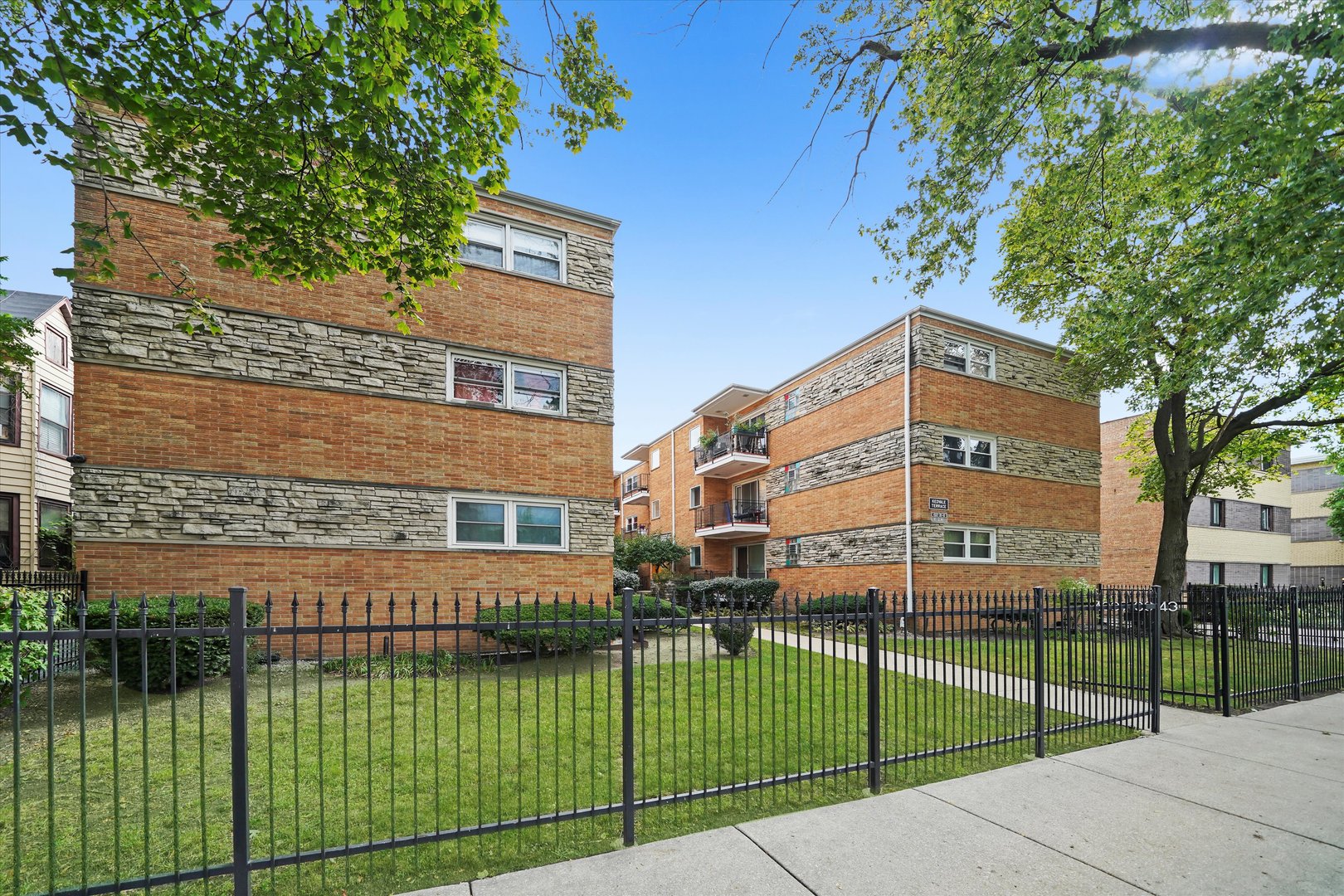 4337 N Kedvale Avenue Unit: 2E