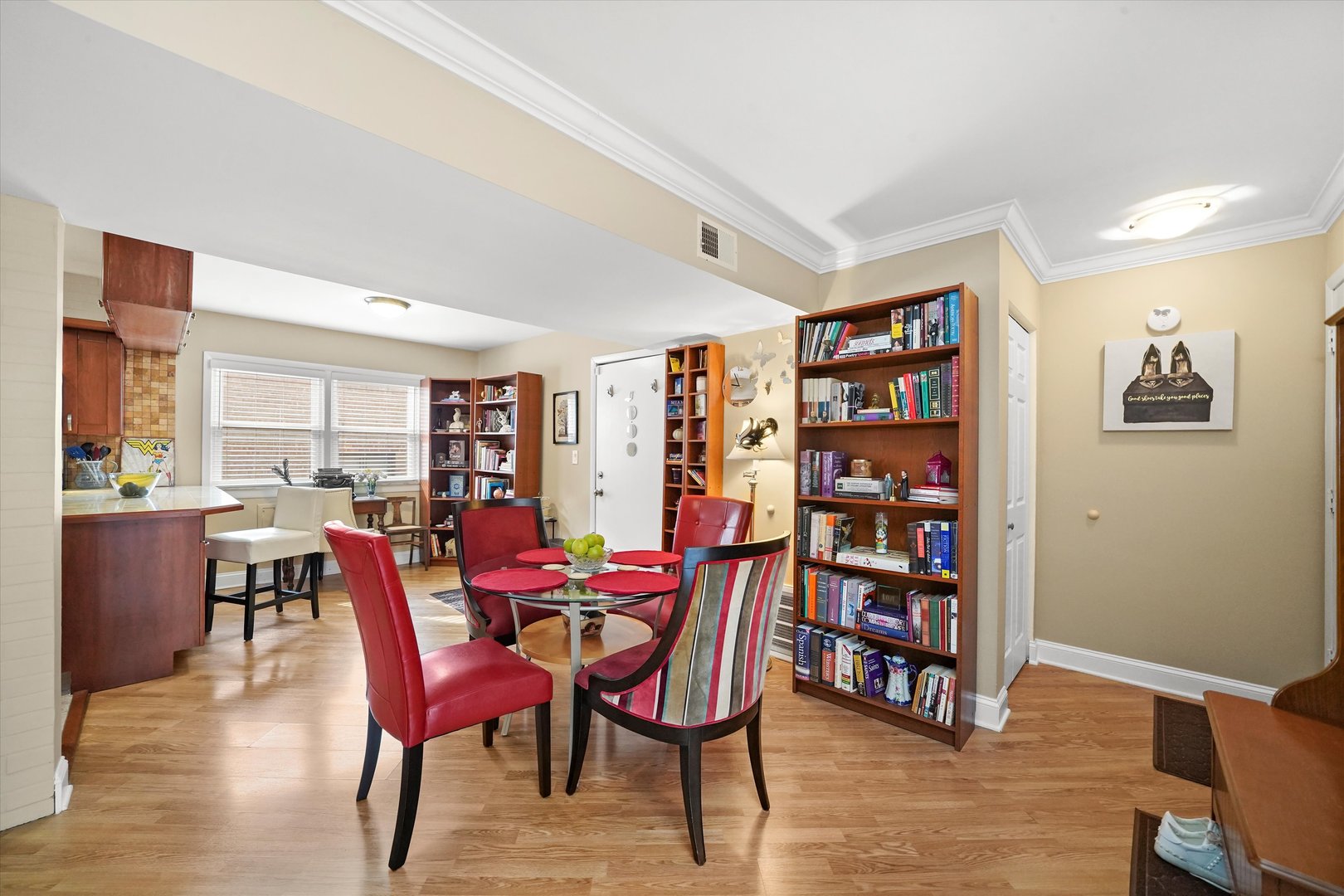 4337 N Kedvale Avenue Unit: 2E