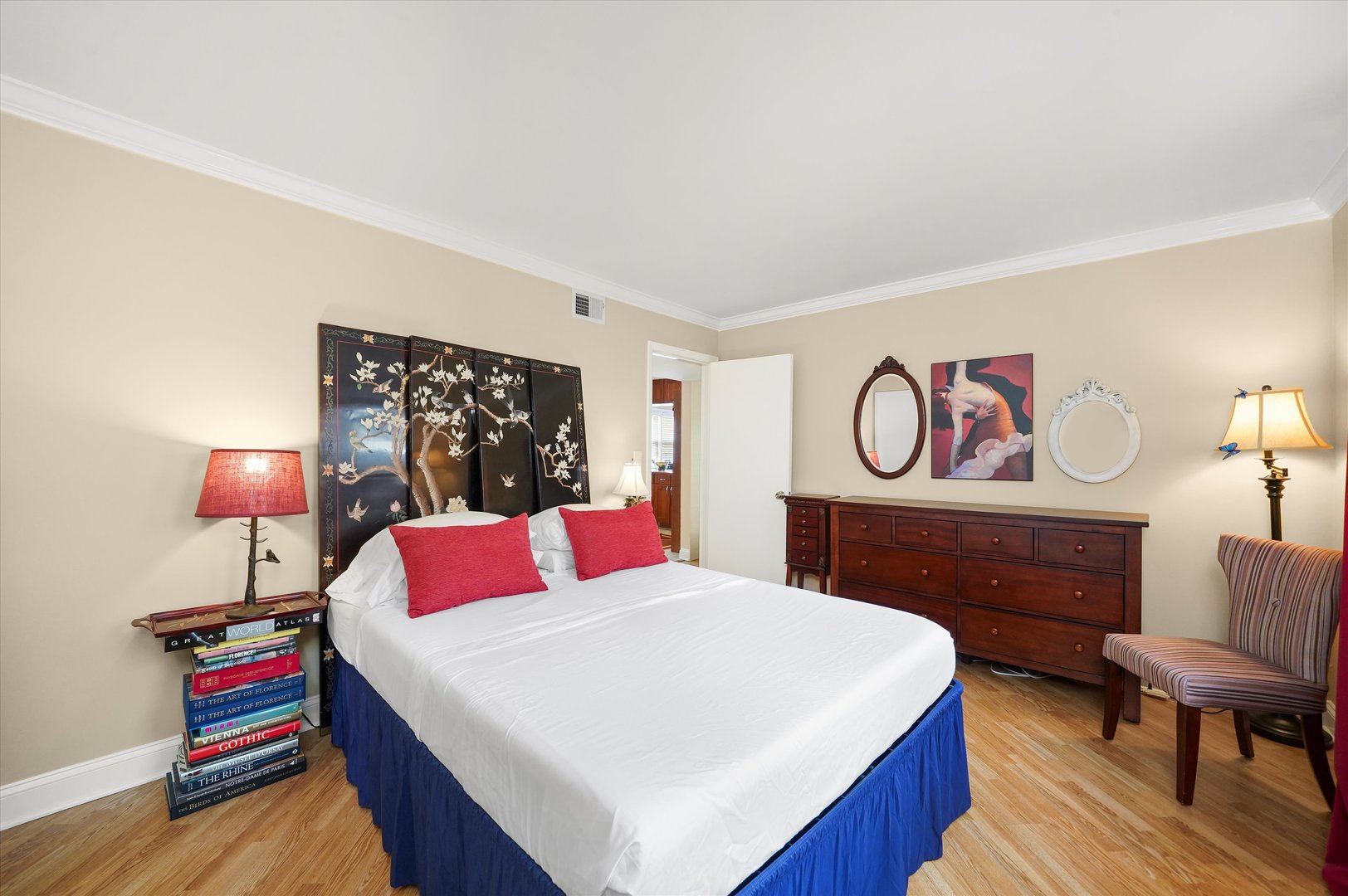 4337 N Kedvale Avenue Unit: 2E